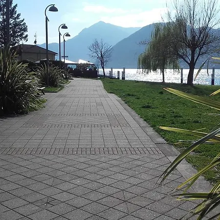 Agrifoglio House * Ντέρβιο